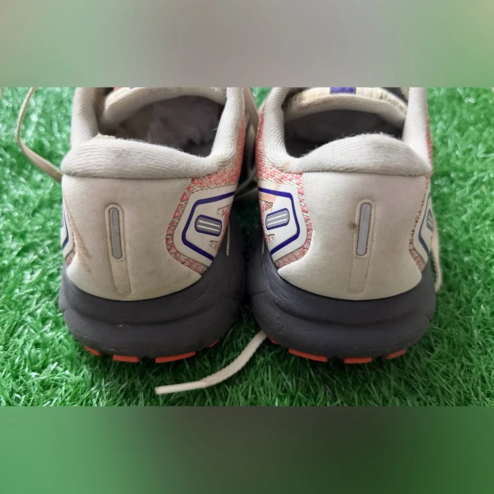 Brooks Women's Sneakers - Gray Size 9‎